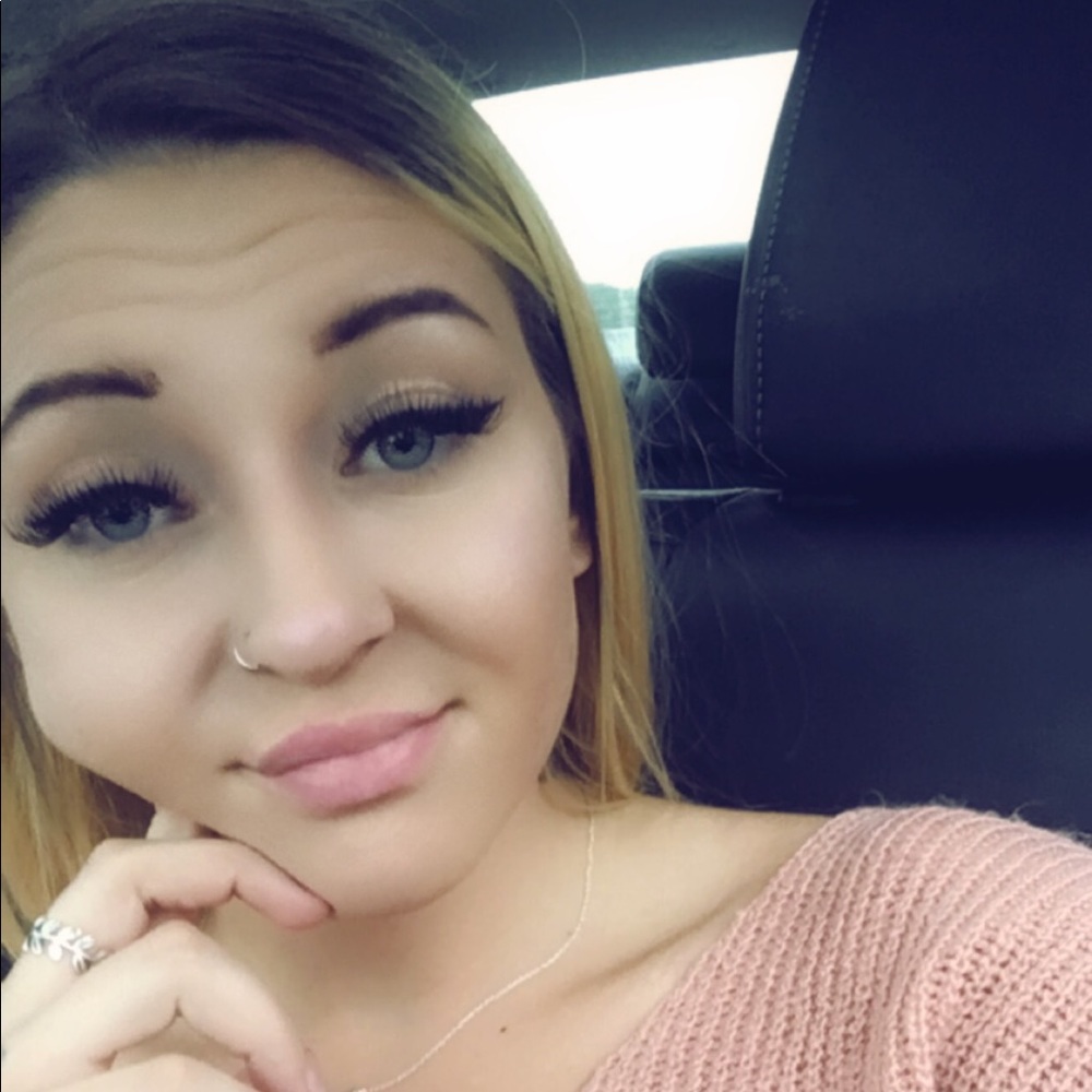 Meet your Posher, Jade